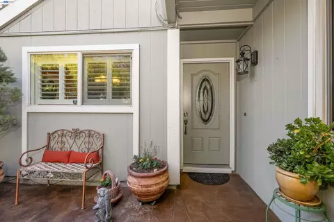 Entry Way - 5134 Willowview Ct, Pleasanton, CA 94588 photo 1 of 4
