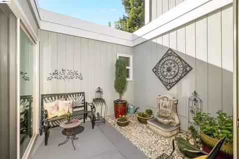 Exterior - 5134 Willowview Ct, Pleasanton, CA 94588 photo 7 of 13