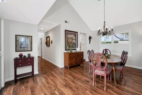 Entry Way - 5134 Willowview Ct, Pleasanton, CA 94588 photo 3 of 4