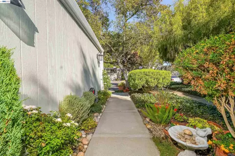 Exterior - 5134 Willowview Ct, Pleasanton, CA 94588 photo 3 of 13