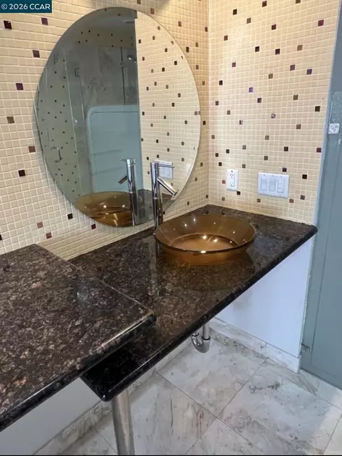Bath - 5080 Valley Crest Dr #32, Concord, CA 94521 photo 1 of 2