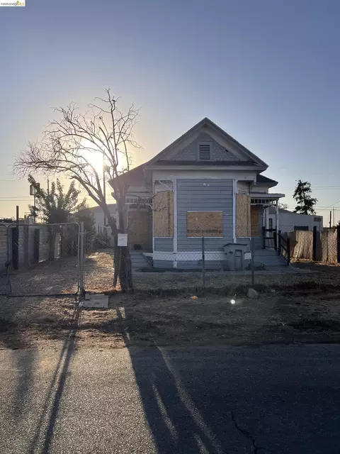 2358 S Anna St, Fresno, CA 93706