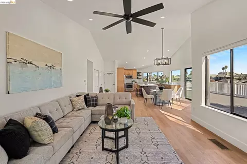 Living - 1820 Surfside Ct, Discovery Bay, CA 94505 photo 1 of 2