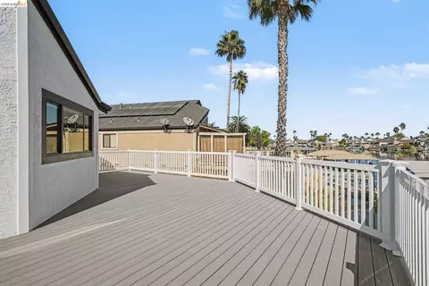 Exterior - 1820 Surfside Ct, Discovery Bay, CA 94505 photo 5 of 6