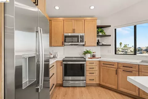 Kitchen - 1820 Surfside Ct, Discovery Bay, CA 94505 photo 2 of 3