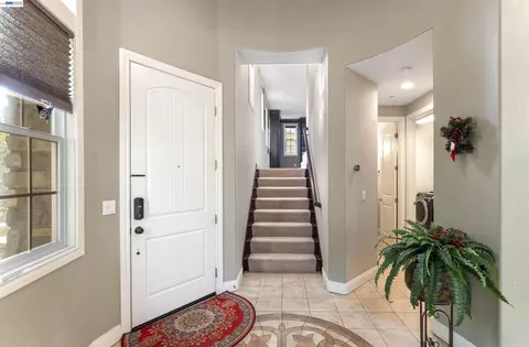Entry Way - 3679 Rimini Ln, Dublin, CA 94568 photo 4 of 9