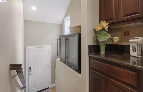 Entry Way - 3679 Rimini Ln, Dublin, CA 94568 photo 3 of 9