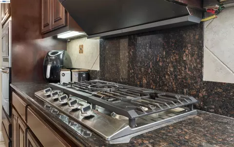 Kitchen - 3679 Rimini Ln, Dublin, CA 94568 photo 5 of 6