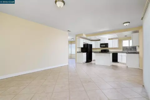 Living - 1054 Saint Raphael Dr, Bay Point, CA 94565 photo 2 of 8