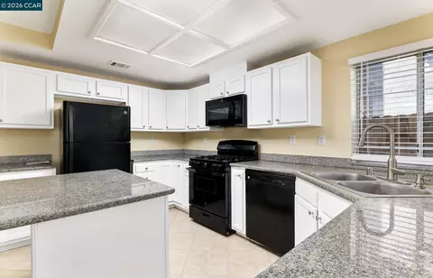 Kitchen - 1054 Saint Raphael Dr, Bay Point, CA 94565 photo 1 of 2