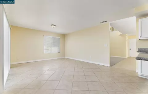 Living - 1054 Saint Raphael Dr, Bay Point, CA 94565 photo 3 of 8