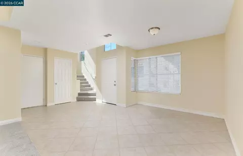 Living - 1054 Saint Raphael Dr, Bay Point, CA 94565 photo 7 of 8