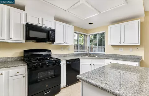 Kitchen - 1054 Saint Raphael Dr, Bay Point, CA 94565 photo 2 of 2