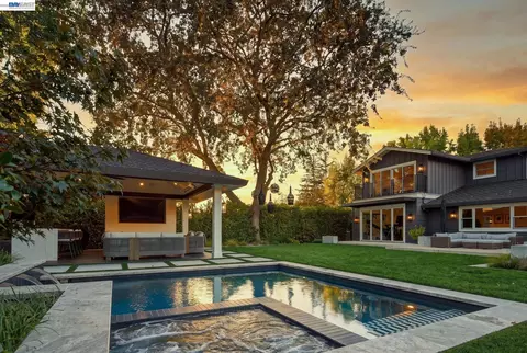 30 Saint Andrews Pl, Alamo, CA 94507