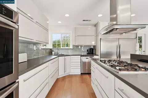 Kitchen - 3168 Diablo View Rd, Lafayette, CA 94549 photo 2 of 4