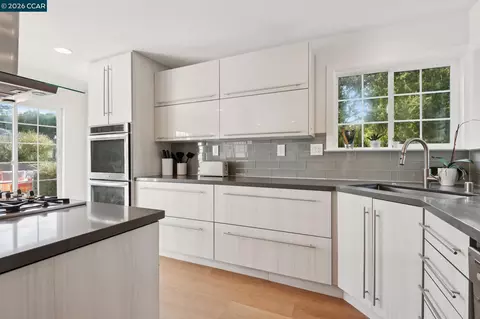 Kitchen - 3168 Diablo View Rd, Lafayette, CA 94549 photo 3 of 4