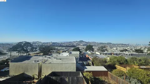 90 Frankfort St, Daly City, CA 94014