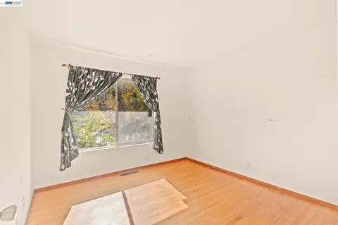 Bedroom - 1350 Murchison Dr, Millbrae, CA 94030 photo 2 of 5