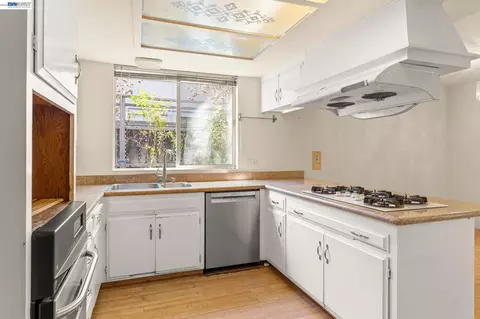Kitchen - 1350 Murchison Dr, Millbrae, CA 94030 photo 3 of 5