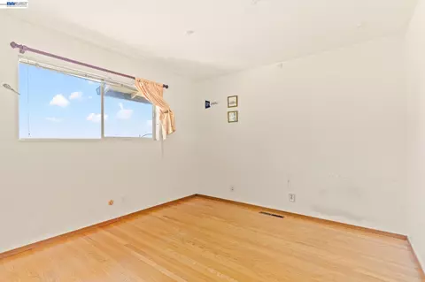 Bedroom - 1350 Murchison Dr, Millbrae, CA 94030 photo 4 of 5
