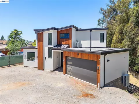 Exterior - 4980 Jensen Rd, Castro Valley, CA 94552 photo 3 of 13