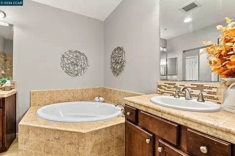 Bath - 4763 Perugia St, Dublin, CA 94568 photo 1 of 4
