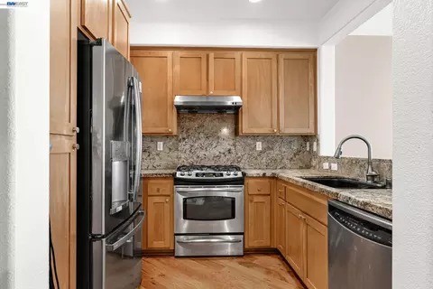 Kitchen - 6003 Old Quarry Loop, Oakland, CA 94605 photo 1 of 4