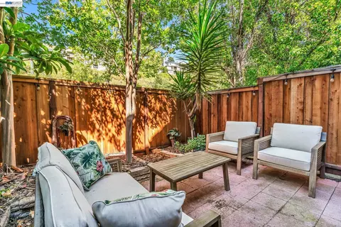 Exterior - 6003 Old Quarry Loop, Oakland, CA 94605 photo 5 of 8