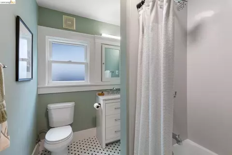 Bath - 1048 Kains Ave, Albany, CA 94706 photo 3 of 6