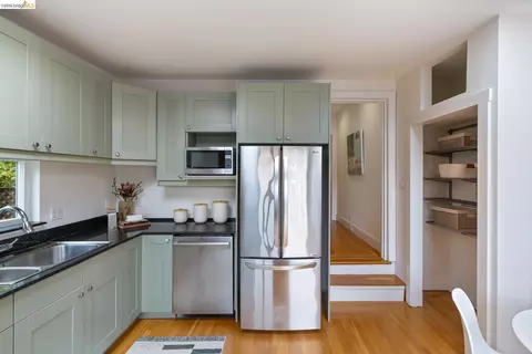 Kitchen - 1048 Kains Ave, Albany, CA 94706 photo 4 of 9