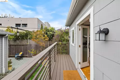 Exterior - 1048 Kains Ave, Albany, CA 94706 photo 4 of 14