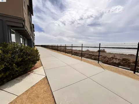 9800 Seawind Way, Newark, CA 94560 photo 4
