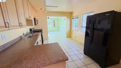 Kitchen - 640 E L St, Benicia, CA 94510 photo 3 of 3