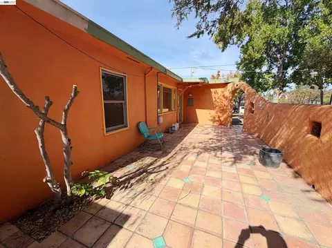 Exterior - 640 E L St, Benicia, CA 94510 photo 4 of 6