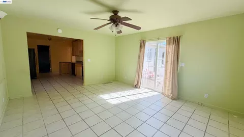 Living - 640 E L St, Benicia, CA 94510 photo 1 of 2