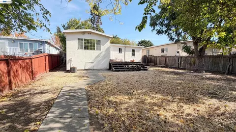 Exterior - 640 E L St, Benicia, CA 94510 photo 6 of 6