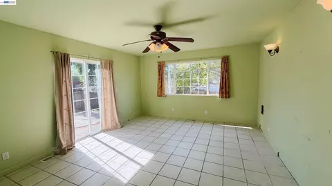 Living - 640 E L St, Benicia, CA 94510 photo 2 of 2