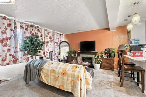 Living - 1530 Stuart St, Berkeley, CA 94703 photo 4 of 4