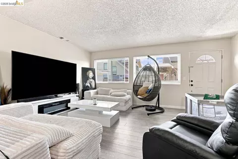 Living - 1530 Stuart St, Berkeley, CA 94703 photo 1 of 4