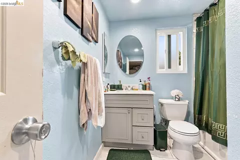 Bath - 1530 Stuart St, Berkeley, CA 94703 photo 1 of 3