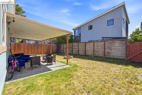 Exterior - 1530 Stuart St, Berkeley, CA 94703 photo 6 of 8