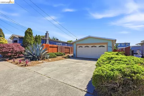Exterior - 1530 Stuart St, Berkeley, CA 94703 photo 1 of 8
