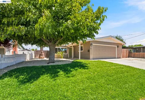 54 Lakeview Dr, Bay Point, CA 94565