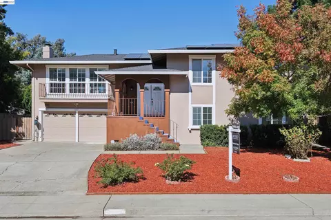 3247 Round Hill Dr, Hayward, CA 94542