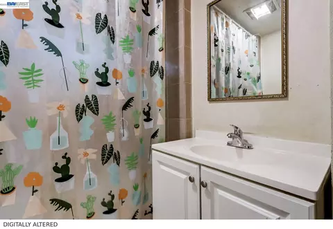 Bath - 615 Sheridan St, Vallejo, CA 94590 photo 7 of 10