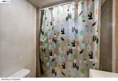 Bath - 615 Sheridan St, Vallejo, CA 94590 photo 9 of 10