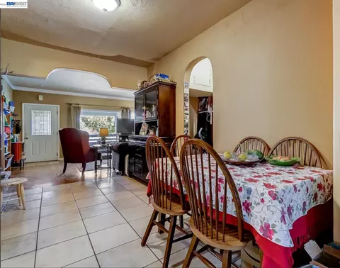 Dining - 615 Sheridan St, Vallejo, CA 94590 photo 3 of 3