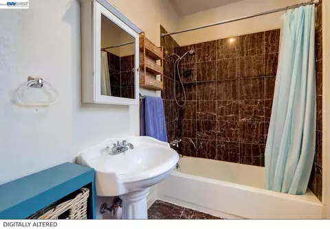 Bath - 615 Sheridan St, Vallejo, CA 94590 photo 1 of 10