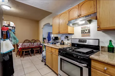 Kitchen - 615 Sheridan St, Vallejo, CA 94590 photo 8 of 8
