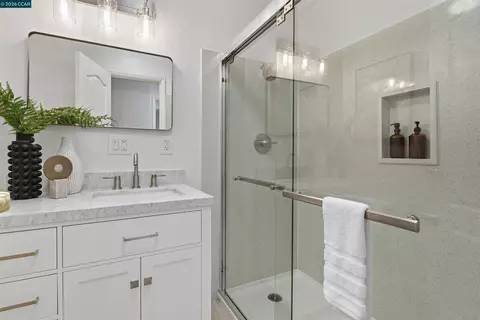 Bath - 29 Haven Pl, San Ramon, CA 94583 photo 2 of 2